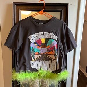 Feathered graphic tshirt
